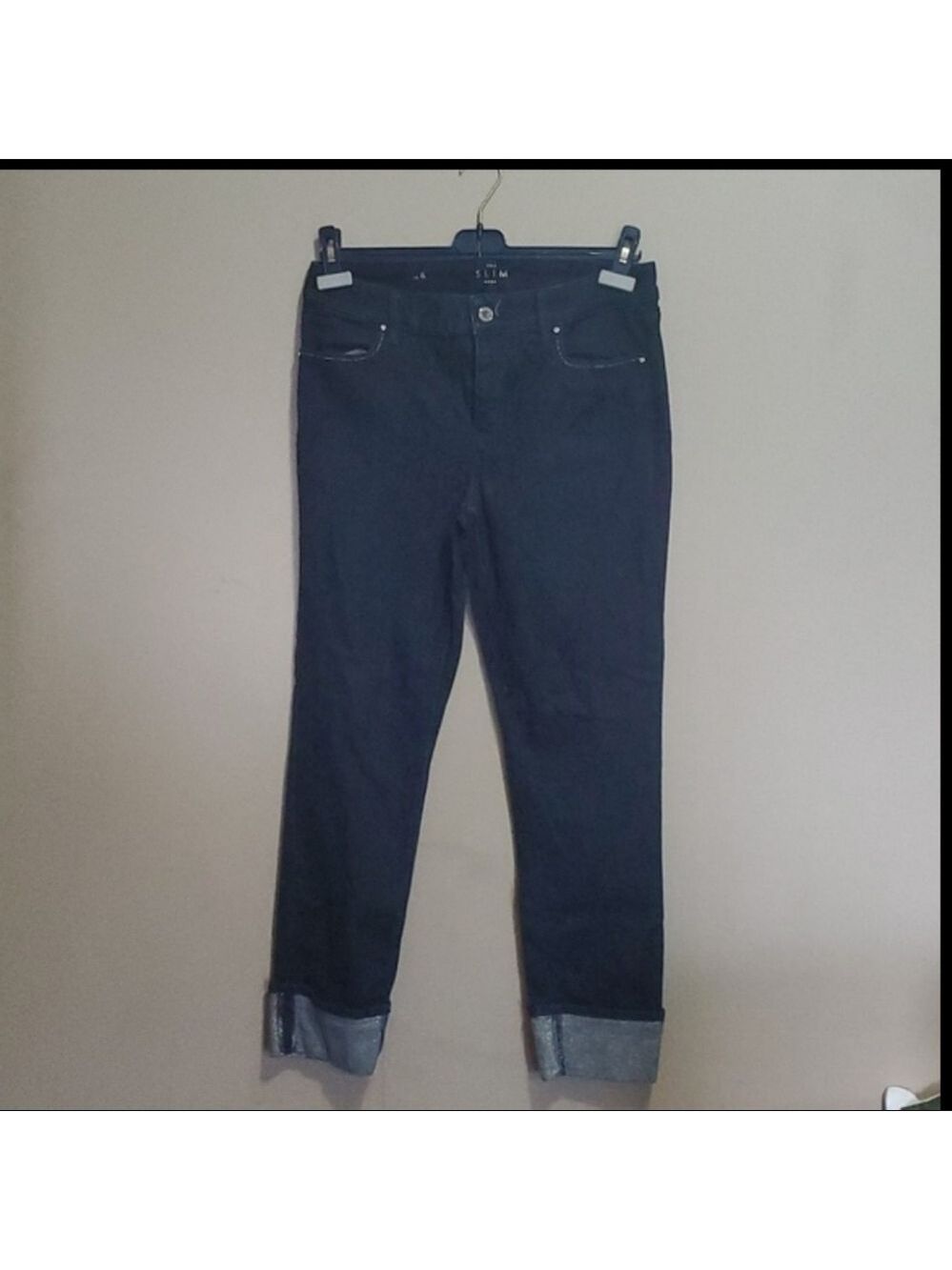 White house black market the slim ankl size 6
